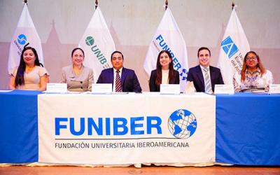 Entrega de títulos en Ecuador